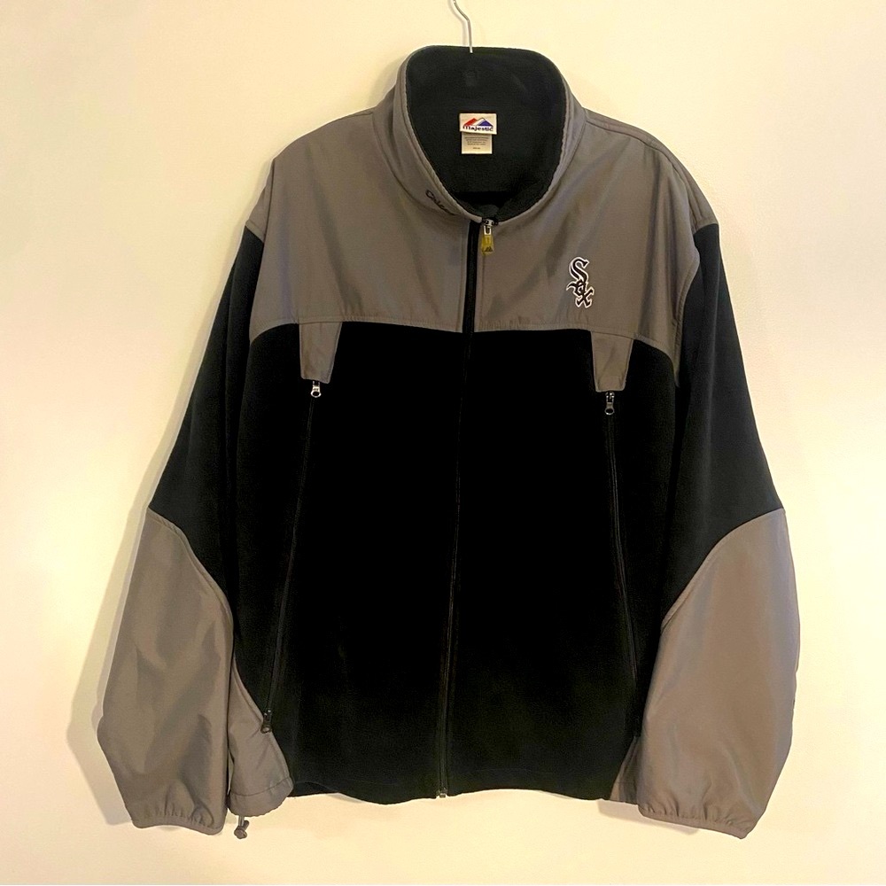 White Sox Majestic Black and Gray Fleeced Lined Windbreaker Jacket